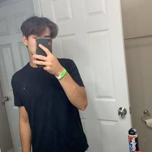 Meet your Posher, Adrian